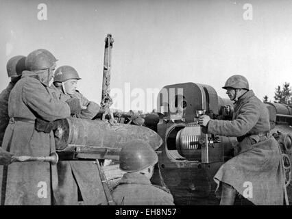 Soviet artillery gun of World War II. Front view Stock Photo: 89151394 ...