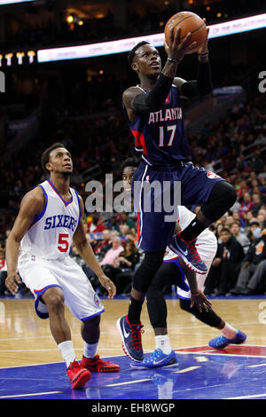 Atlanta Hawks guard Dennis Schroder (17) dribbles against the Milwaukee ...