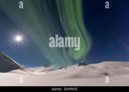 The northern lights seen at Nallostugan, Kiruna, Sweden, Europe, EU Stock Photo