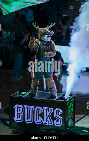 Milwaukee, Wisconsin, USA. 9th Mar, 2015. Bango Milwaukee Bucks mascot prior to start of the NBA game between the New Orleans Pelicans and the Milwaukee Bucks at the BMO Harris Bradley Center in Milwaukee, WI. Pelicans defeated the Bucks 114-103. © Cal Sport Media/Alamy Live News Credit:  Cal Sport Media/Alamy Live News Stock Photo