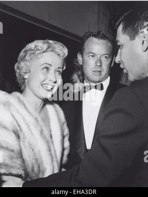 JANE POWELL with husband Patrick Nerney at the Oscars Awards.Supplied by Photos, inc. © Supplied By Globe Photos, Inc/Globe Photos/ZUMA Wire/Alamy Live News Stock Photo