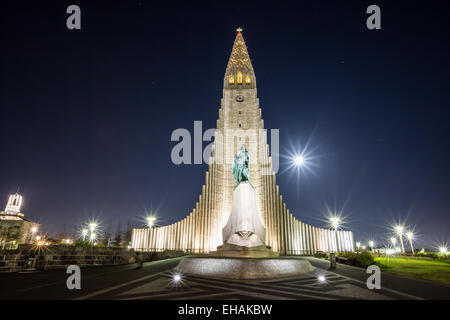 REYKJAVIK, ICELAND - OCTOBER 5: The Hallgrimskirche at night time on October  5, 2014 in Reykjavik. The modern style church. Stock Photo