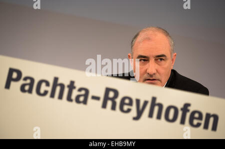 Munich, Germany. 11th Mar, 2015. The CEO of German mechanical engineering company MAN SE, Georg Pachta-Reyhofen, speaks during the company's annual accounts press conference in Munich, Germany, 11 March 2015. PHOTO: NICOLAS ARMER/dpa/Alamy Live News Stock Photo