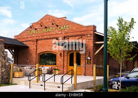 Tupelo honey hi-res stock photography and images - Alamy