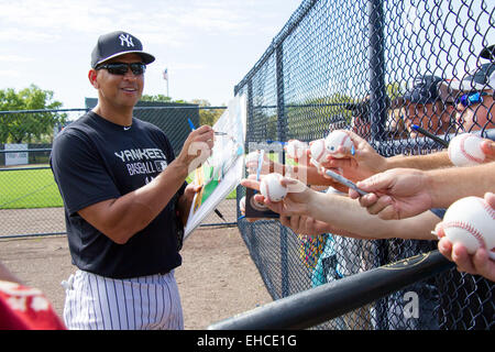 Tampa, Florida, USA. 10th Mar, 2014. Alex Rodriguez (Yankees) MLB : Alex Rodriguez of the New York Yankees signs autographs for fans during the New York Yankees spring training baseball camp in Tampa, Florida, United States . © Thomas Anderson/AFLO/Alamy Live News Stock Photo