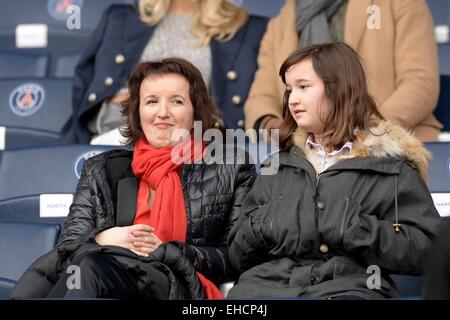 ANNE ROUMANOFF ET SA FILLE - 07.03.2015 - PSG/Lens - 28eme journee de Ligue 1 .Photo : Andre Ferreira/Icon Sport. Stock Photo