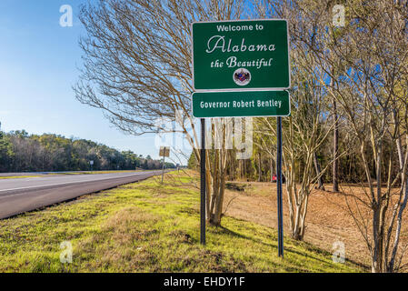 Welcome to Alabama road sign on US-84 Stock Photo