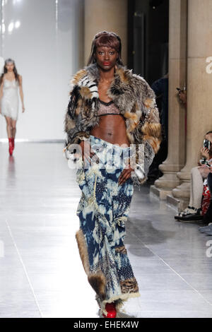 Ashish LFW A/W'15-16 at Topshop Show Space, Tate Britain 23rd Feb Catwalk Stock Photo