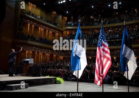 US President Barack Obama waves to the audience after delivering remarks at Nordea Concert Hall September 3, 2014 in Tallinn, Estonia. Stock Photo