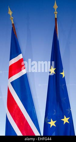 (FILE) - An archive picture dated 04 March 2010 shows an Icelandic flag next to an EU flag in Berlin. Iceland has officially withdrawn its application for admission to the European Union. PHOTO: Arno Burgi/dpa