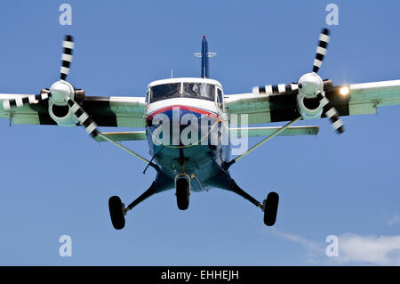 turboprop twin otter airplane engine spinning propeller Stock Photo - Alamy