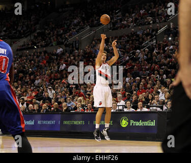 March 13, 2015 - MEYERS LEONARD (11) shoots a three-pointer. The Portland Trail Blazers play the Detroit Pistons at the Moda Center on March 13, 2015. Credit:  David Blair/ZUMA Wire/Alamy Live News Stock Photo