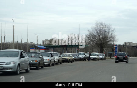 Lisichansk, Ukraine. 12th Mar, 2015. Checkpoint in Lisichansk -- In the summer of 2014 in the area Lisichansk fierce fighting with pro-Russian separatist formation of 'Ghost', headed by Alexei Mozgovoy. In July, suffering heavy losses, the squad of terrorists left the city. Credit:  Igor Golovnov/Alamy Live News Stock Photo