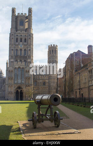 Ely Cathedral and Russian Canon Stock Photo