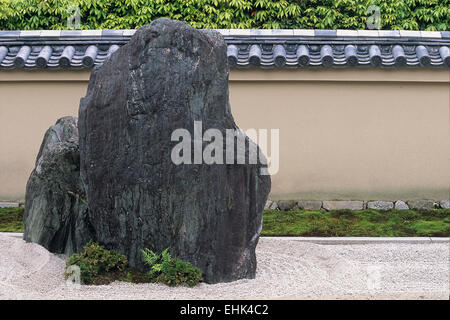Ryogen-in is a subtemple of Daitokuji and is one of several Zen gardens that were founded in the 15th century. Stock Photo