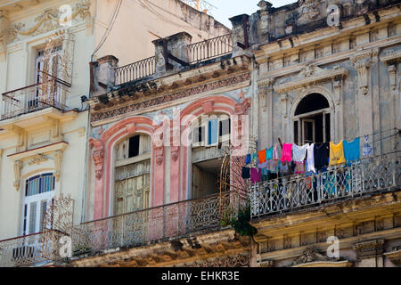 Crumbling old buldings, Old Havana, Cuba Stock Photo