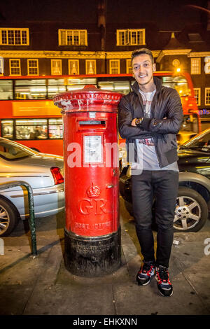 Mesut Özil, German footballer and Arsenal player gives an interview Stock Photo