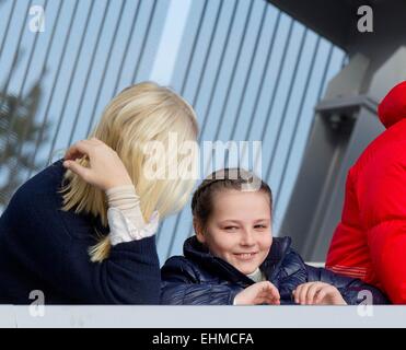 Oslo, Norway. 15th Mar, 2015. Norwegian Crown Princess Mette-Marit and Princess Ingrid Alexandra attend the Holmenkollen FIS World Cup Nordic in Oslo, Norway, 15-03-2015. Credit:  dpa picture alliance/Alamy Live News Stock Photo