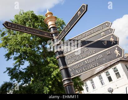 Signpost in Northampton City Centre, Guildhall, theatre, library, station, museum art gallery Stock Photo