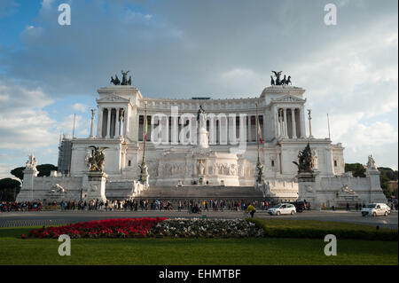The Altare della Patria, Monumento Nazionale a Vittorio Emanuele II, or 'Il Vittoriano', Rome, Lazio, Italy. Stock Photo