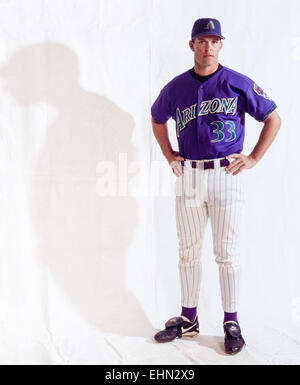 PHOENIX , AZ – MARCH 28: Baseball player Jay Bell in Phoenix, Arizona on March 28, 1998. Stock Photo