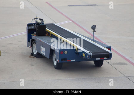 A mobile luggage conveyor belt vehicle at Memphis International Airport, Tennessee USA Stock Photo