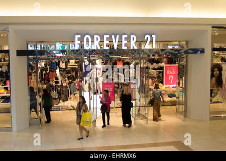 Saks Fifth Avenue store at the Fashion Outlets of Chicago mall in Rosemont,  near Chicago O'Hare airport, Illinois, USA Stock Photo - Alamy