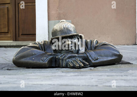 Cumil, Bratislava statue.