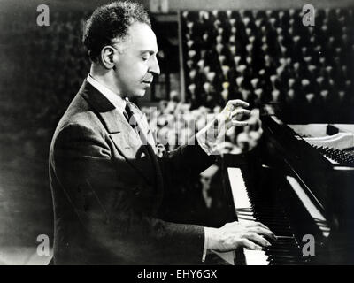 ARTHUR RUBINSTEIN (1887-1982) Polish-American classical pianist Stock Photo