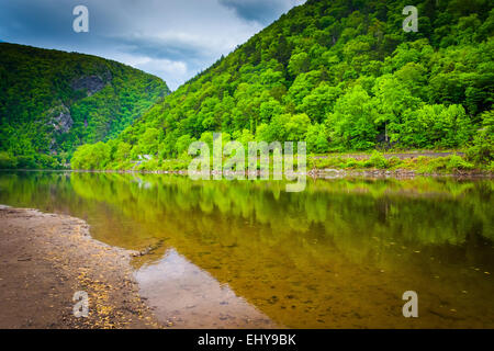The Delaware Water Gap seen from Kittatinny Point in Delaware Water Gap National Recreational Area, New Jersey. Stock Photo