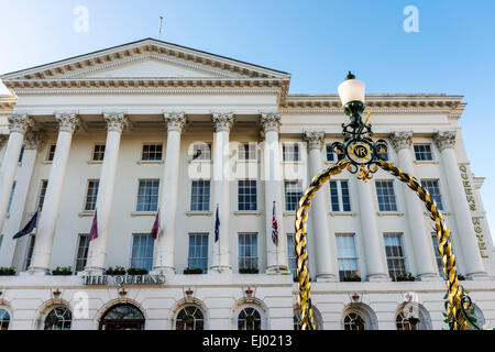 The Queen's Hotel in Cheltenham is a landmark building on the Promenade modelled on the Temples of Jupiter in Rome Stock Photo