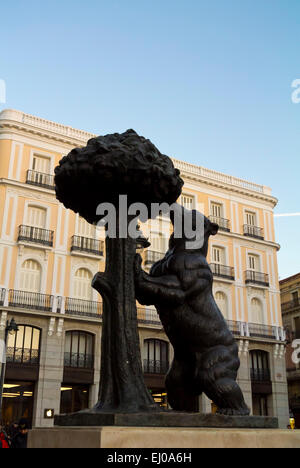 El Oso y El Madrono, Bear and Strawberry tree, symbol of Madrid, Puerta del Sol square, central Madrid, Spain Stock Photo