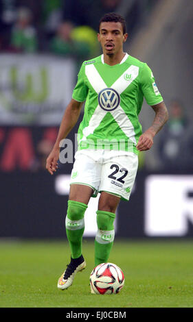 Wolfsburg, Germany. 15th Mar, 2015. Wolfsburg's Luiz Gustavo in action during the Bundesliga soccer match VfL Wolfsburg vs SC Freiburg in Wolfsburg, Germany, 15 March 2015. Photo: Peter Steffen/dpa/Alamy Live News Stock Photo