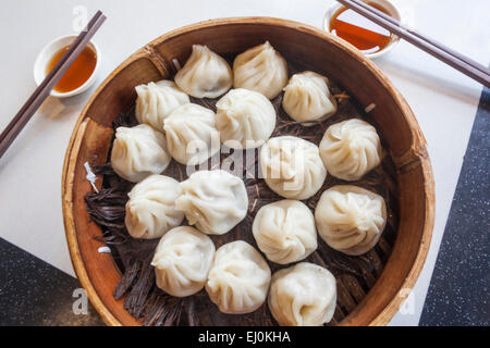 China, Shanghai, Yuyuan Garden, Nanxiang Steamed Bun Shop, Steamed Dumplings Stock Photo