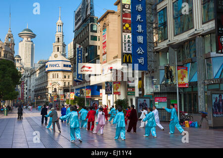 Shanghai, China, Asia, pedestrian precinct, mall, morning exercises, sport, town, city, Stock Photo