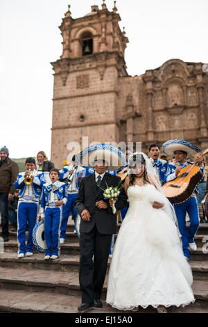 Peruvian wedding with Mariachi Band, Plaza de Armas, Puno, Lake Titicaca, Peru Stock Photo