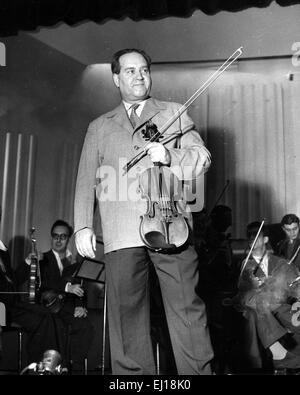 DAVID OISTRAKH (1908-1974) Soviet violinist about 1955 Stock Photo