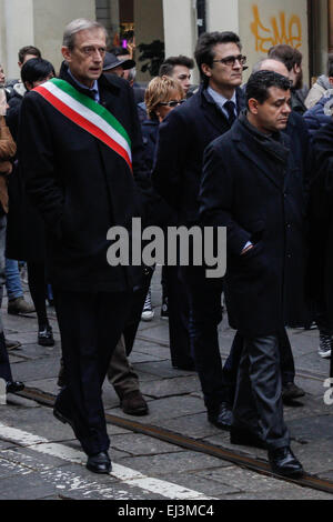 Torino, Italy. 20th Mar, 2015. Turin Mayor Piero Fassino with hundreds of children and adults took to the downtown during the 'March against the Mafias'. The theme for 2015 is 'The truth illuminates justice'. © Elena Aquila/Pacific Press/Alamy Live News Stock Photo
