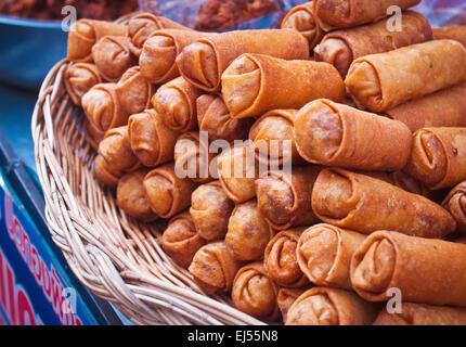 Bangkok street food: spring rolls deep fried Stock Photo