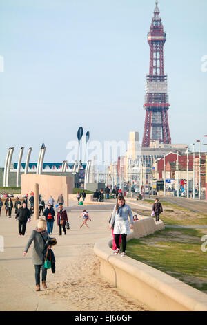 Blackpool, UK. 22nd March, 2015. UK Weather: A fantastic sunny afternoon in Blackpool Lancashire. Large crowds flock to the resort to enjoy the sunny weather, a promising early start to the holiday season, with lots of families out enjoying the seaside a great confidence boost  for the Blackpool is back campaign.  Credit: Gary Telford/Alamy live news Stock Photo