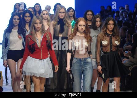 Vancouver, Canada. 22nd Mar, 2015. Models present creations of Italian designer Rocco Adriano Galluccio during the closing day of Vancouver Fashion Week Fall/Winter 2015 in Vancouver, Canada, on March 22, 2015. Credit:  Sergei Bachlakov/Xinhua/Alamy Live News