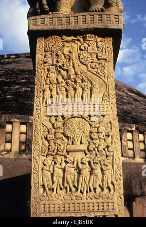 Stupa 1 or Great Stupa :  West Torana, Mahakapi jataka. Sanchi, Dist Raisen, Madhya Pradesh India Stock Photo