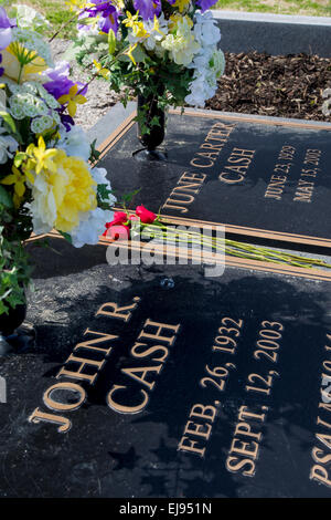 Graves of country music legends Johnny Cash and wife June Carter Cash, Hendersonville, Tennessee, USA Stock Photo
