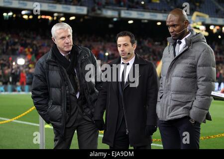 Nou Camp, Barcelona, Spain. 22nd Mar, 2015. La Liga soccer match between FC Barcelona and Real Madrid CF, at the Camp Nou stadium in Barcelona, Spain. Luis Fernandez, Ludovic Giuly and Eric Abidal at the game Credit:  Action Plus Sports/Alamy Live News Stock Photo