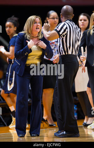 March 23, 2015: head coach Suzie McConnell-Serio of the Pittsburgh Panthers during the 2015 NCAA Division 1 Women's Basketball Championship 2nd round game between the University of Pittsburgh Panthers and the University of Tennessee Lady Vols at Thompson-Boling Arena in Knoxville TN Stock Photo