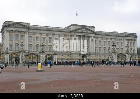 LONDON - November 28: Buckingham Palace, London, England on November 28, 2014 Stock Photo