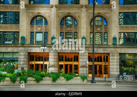 Front facade of the old Jewelers Building in Chicago, Illinois Stock Photo