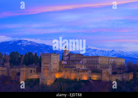 Alhambra, UNESCO World Heritage Site, Sierra Nevada and la Alhambra at Dusk, Granada, Andalusia, Spain