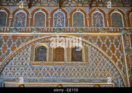 Arabesque Mudjar plasterwork of the 12th century Salón de Embajadores (Ambassadors' Hall ). Alcazar of Seville, Spain Stock Photo