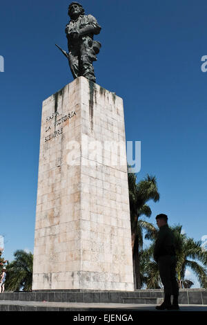 A 22 foot bronze statue of Ernesto Che Guevara stands above the Ernesto Guevara Sculptural Complex in Santa Clara. Beneath it stands the Che Guevara Mausoleum housing the remains of executed Marxist revolutionary Ernesto Che Guevara and twenty-nine of his fellow combatants killed in 1967 during Guevara's attempt to spur an armed uprising in Bolivia. Stock Photo